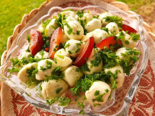 Маринована моцарела: делікатес із делікатесів