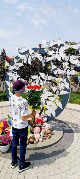 Опіки були до кісток, уламки застрягли в черепі: про хлопчика, який дивом вижив під час ракетного удару рф по Вінниці, знімають в Англії фільм
