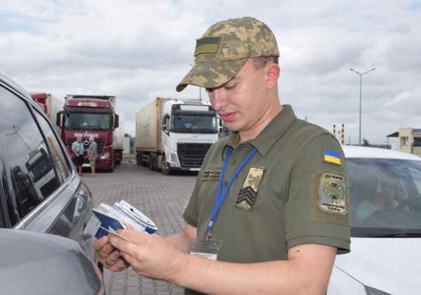 Поженились ради бегства из Украины: в Одесской области разоблачили два случая фиктивного брака