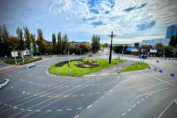 Ремонт на площали Трибуны Героев закончили: что изменилось