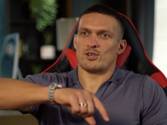 Усик презентував свою ексклюзивну колекцію годинників з діамантами (відео)
