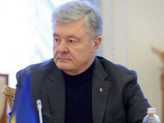 «Кому війна, а кому куртка Loro Piana за 18400 євро»: експерт дорікнув Порошенку за кричуще дороге вбрання
