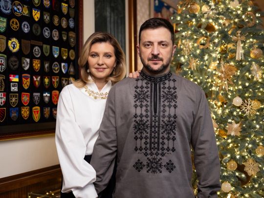 З новим роком життя та свободи, з нашим роком: Зеленський привітав українців