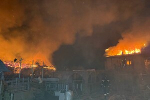 Горят частные жилые дома: последствия вечерней атаки БпЛА на пригород Одессы